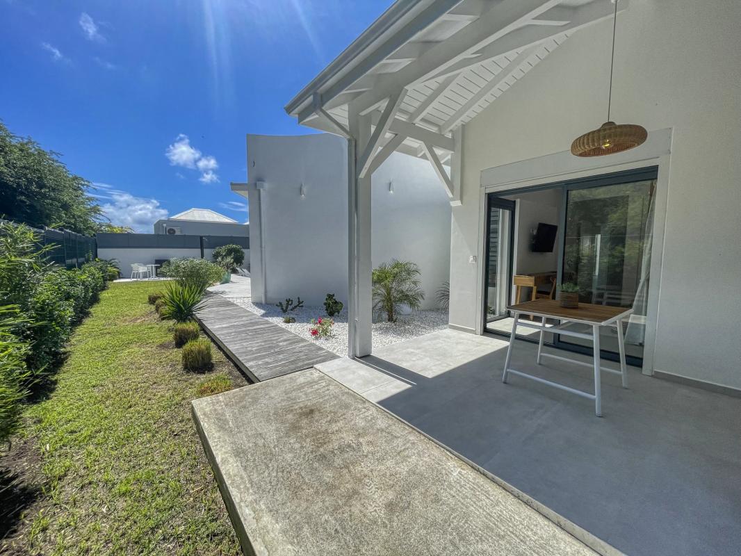 37 Location villa piscine accès plage Saint François Guadeloupe_jardin